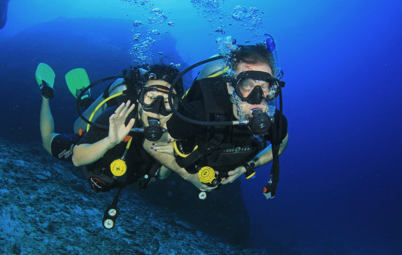 Discover Scuba Diving in Oman – Beginner-Friendly Underwater Adventure